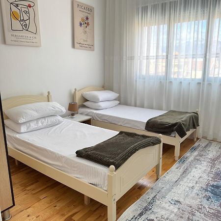 Sol Apartments - 2 Bedrooms Shkoder Exterior photo