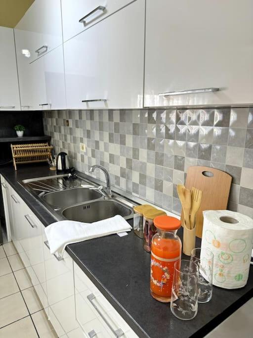 Sol Apartments - 2 Bedrooms Shkoder Exterior photo
